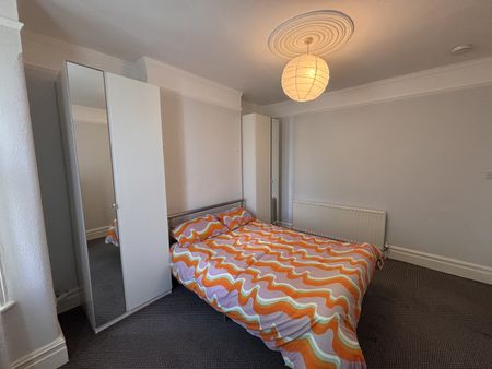 Room in a Shared House, Furness Road, NW10 - Photo 4