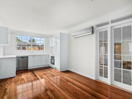 Stunning Updated Home with Modern Finishes - Photo 3