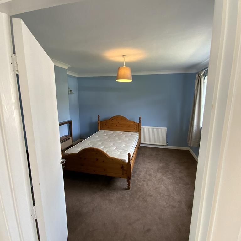 5 bedroom semi-detached house to rent - Photo 1