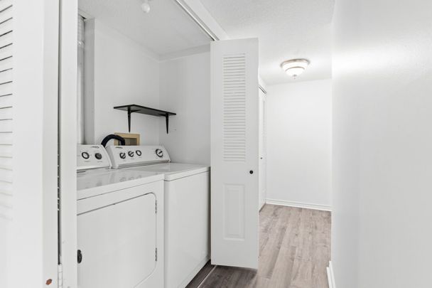 For Lease - 2760 Carousel Crescent Unit# 1111, Blossom Park - Airport and Area, Ontario - Photo 1