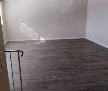 1526 69 Street NW - Photo 2