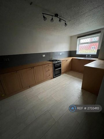 3 bedroom terraced house to rent - Photo 5