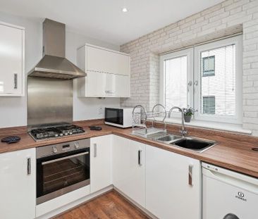 2 bedroom flat to rent - Photo 6