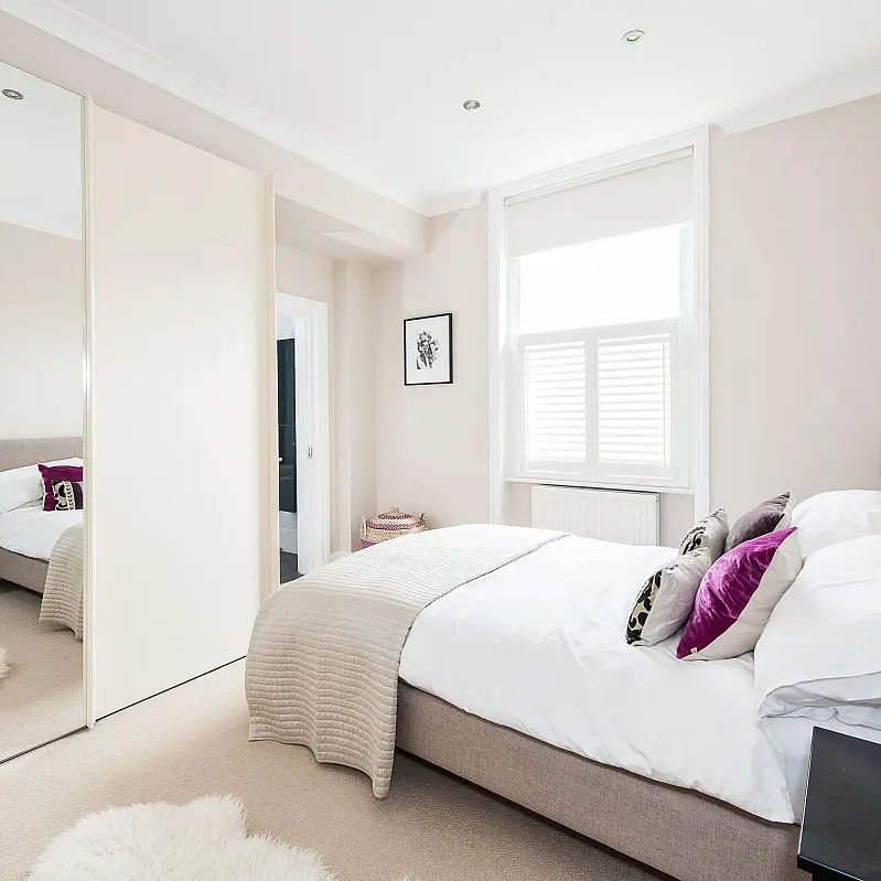 2 bedroom flat in Richmond - Photo 1