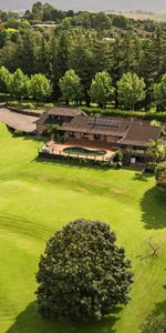 Four bedroom sanctuary with sweeping harbour views - Photo 4