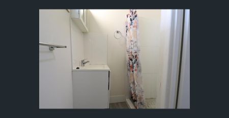 2 BEDROOM UNIT CLOSE TO THE BEACH - Photo 5