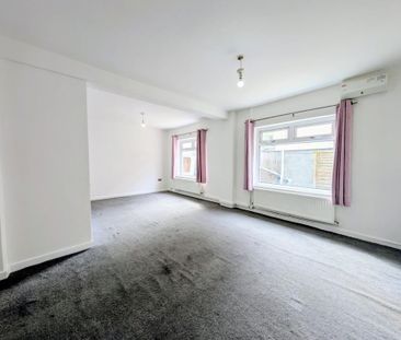 3 bedroom detached house to rent - Photo 3