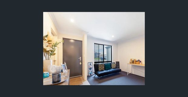 Beautiful Family Home in a Peaceful Coastal Location! - 11 Thistle Way, Two Rocks - Photo 1