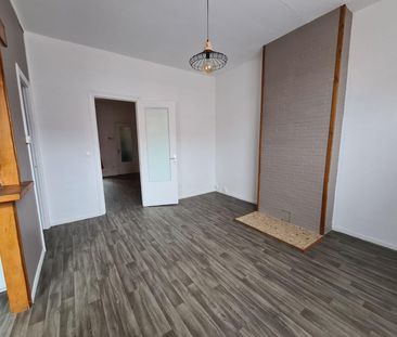 Appartement récemment rénové à louer dans petit immeuble situé à pr... - Photo 2