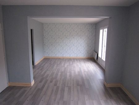 Location Maison 4 pièces 97m² - Photo 3