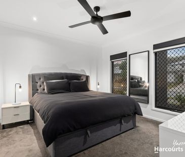 MODERN AND SPACIOUS FAMILY LIVING - Photo 5