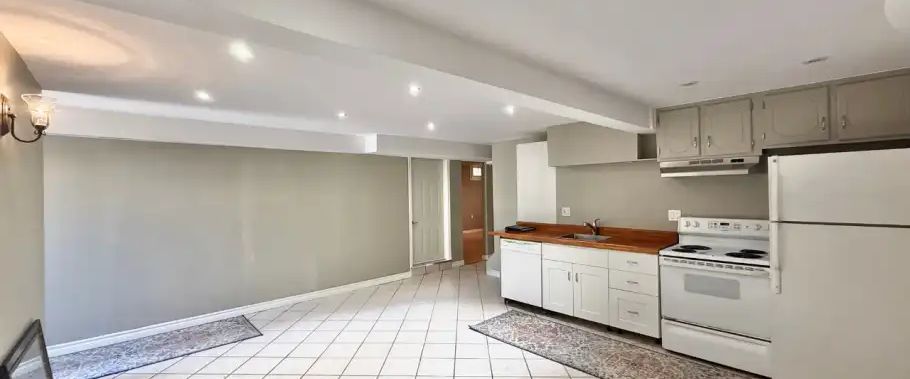 2-218 Forestwood Dr, Kitchener, Ontario N2N 1B9 | 218 Forestwood Drive 2, Kitchener - Photo 1