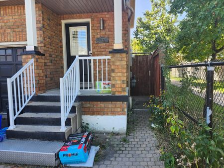 For Lease - 132 Deep Spring Crescent, Vaughan, Ontario - Photo 2