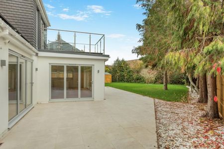 5 bedroom detached house to rent - Photo 5