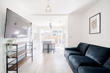 1 bedroom in a house share to rent - Photo 3