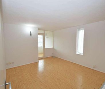 Addlestone, KT15 - Photo 3