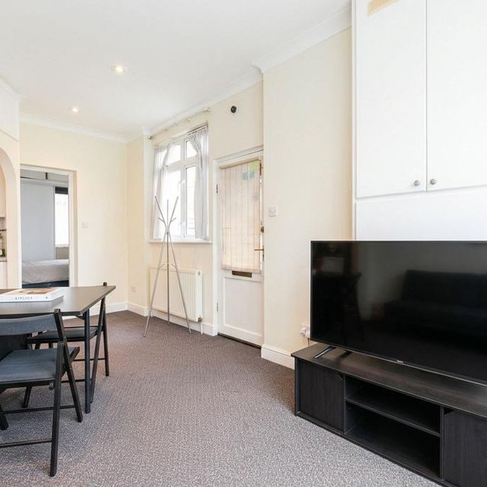 1 bedroom flat to rent - Photo 1