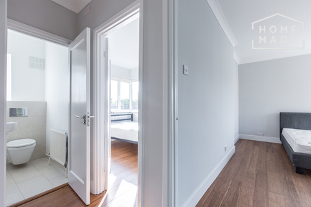 4 bedroom flat to rent - Photo 2