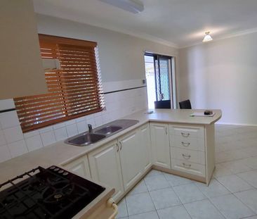 4x2 House in Huntingdale with Patio - Photo 6