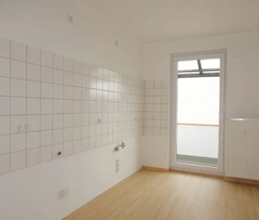 Gepflegte 3 -Zimmerwohnung mit Balkon und modernem Tageslichtbad in... - Photo 3