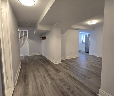For Lease - 20 Newhaven Street Unit# B, South of Baseline to Knoxda... - Photo 4