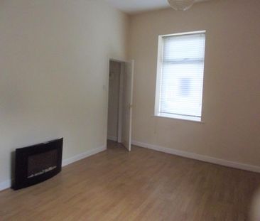 3 bedroom end of terrace house to rent - Photo 6