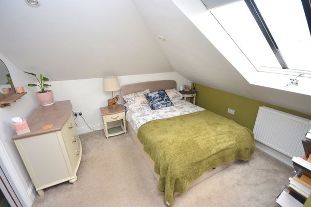 Bocking End - Photo 1