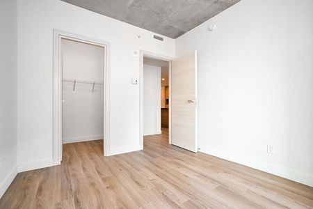 360 President Kennedy, Montréal, QC - Photo 3