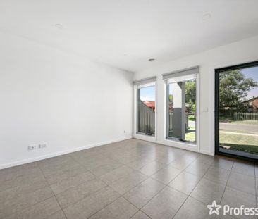 32B Bayliss Road, Deer Park VIC 3023 - Photo 2