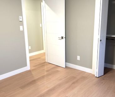 386 Wakesiah Avenue- Carriage house - Photo 4