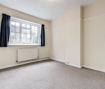 3 bedroom flat to rent - Photo 6