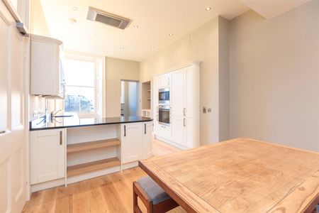 3 bedroom apartment to rent - Photo 4