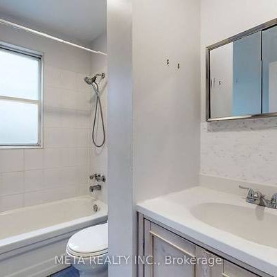 35 Raglan Ave 2 beds Condo for rent - Photo 4