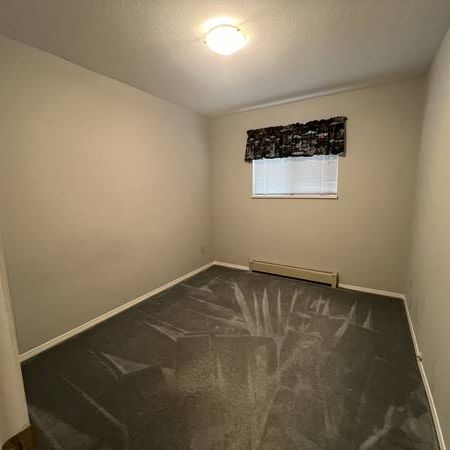 $2650 per month 2-Bdrm Ground Level Suite - Photo 4