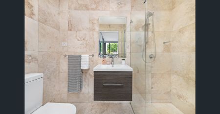 Bespoke North-Facing Two Bedroom Apartment in Convenient Sought-After Complex - Photo 5