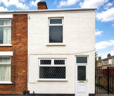 2 bedroom end of terrace house to rent - Photo 1