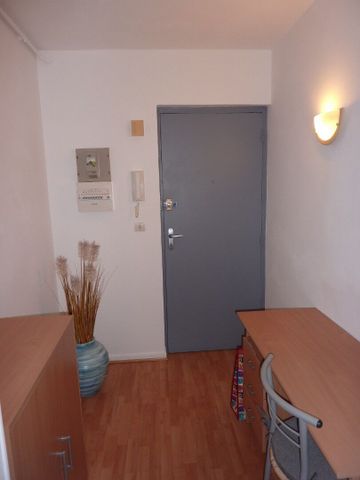 Appartement À Louer 1 Pièce , 30 M² - Photo 2