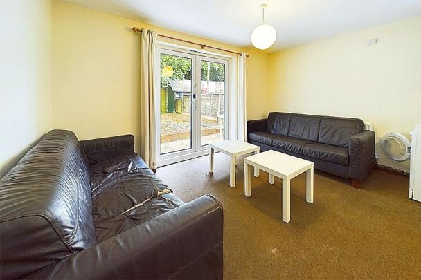 6 bedroom House To Let - Photo 1