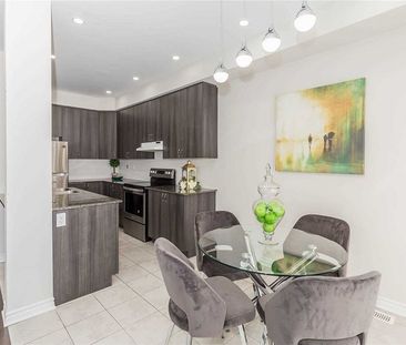 For Lease - 43 Farooq Boulevard, Vaughan, Ontario - Photo 5