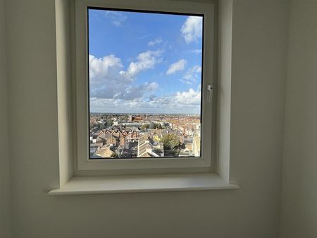 Royal Parade, Eastbourne - Photo 3