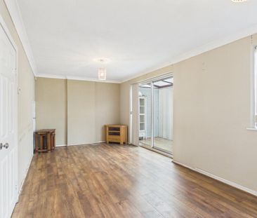 3 bedroom end of terrace house to rent - Photo 1