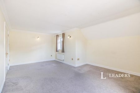 3 bedroom maisonette to rent - Photo 4