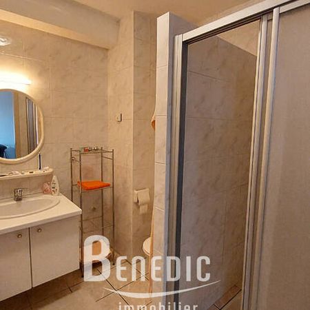 Studio avec balcon - proche lycée technique et zone commerciale - Photo 3