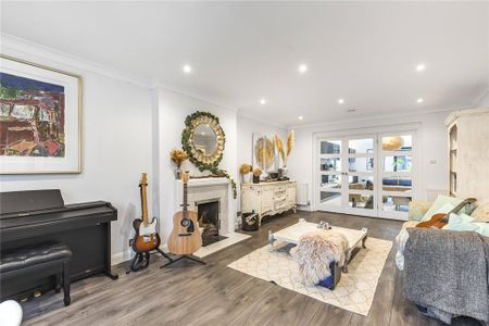 6 bedroom detached house to rent - Photo 3