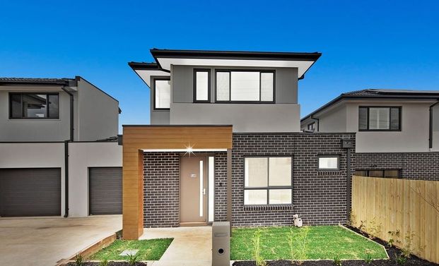 56B Highland Avenue, Oakleigh East VIC 3166 - Townhouse For Rent | Domain - Photo 1