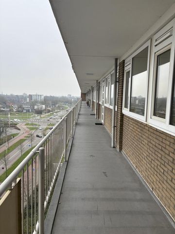 Te huur: Appartement Winston Churchilllaan 15 B in Spijkenisse - Photo 2