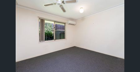 3 bedroom, 1 bathroom townhouse in Arana Hills. - Photo 4