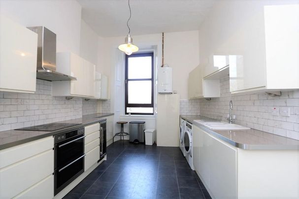 3 bedroom flat to rent - Photo 1