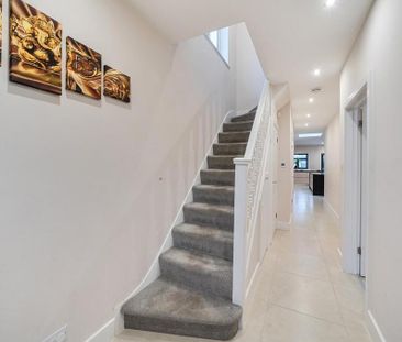 4 bedroom semi-detached house to rent - Photo 6