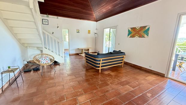 Location Maison 4 pièces 106m² LE FRANCOIS 97240 - Photo 1